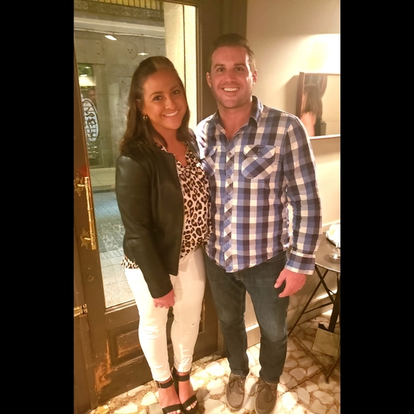 Meet your Posher, Halle 💕 - Picture 2 of 5